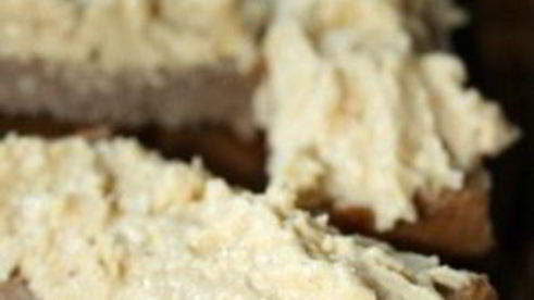 бутерброды со шпротами и сыром