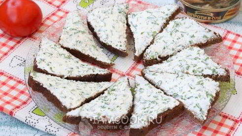 бутерброды со шпротами и творожным сыром