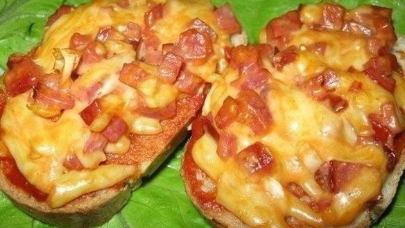 Рецепт Быстрые горячие бутерброды с сосисками