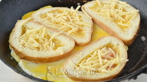 горячие бутерброды на сковороде
