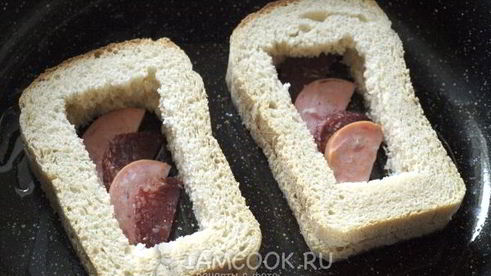 горячие бутерброды с колбасой и яйцом