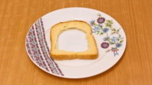 горячие бутерброды с окороком, помидорами и яйцами