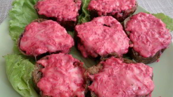 Рецепт Горячие бутерброды со свеклой и сыром