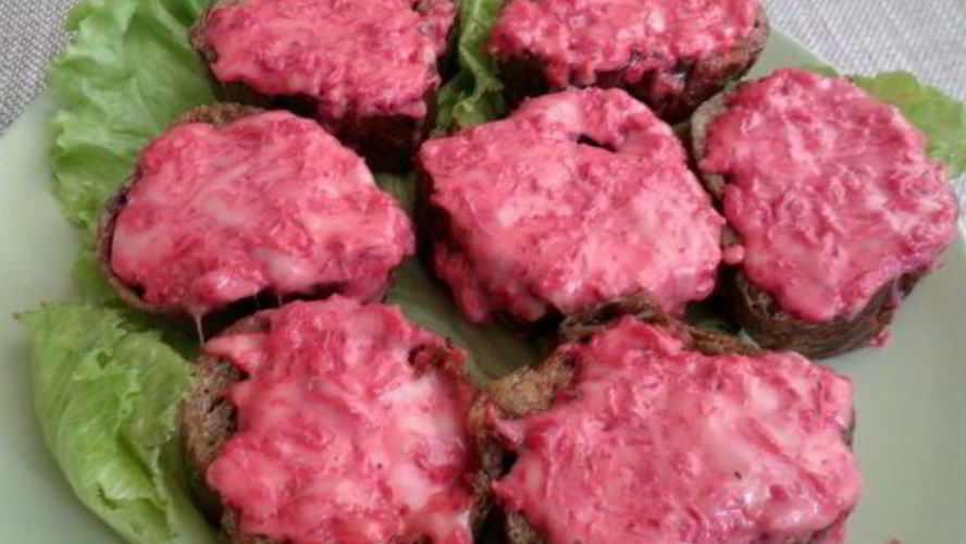 Рецепт горячие бутерброды со свеклой и сыром