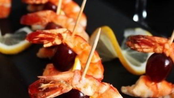 Рецепт Маленькие бутерброды на палочке