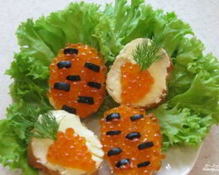 Маленькие бутерброды с икрой
