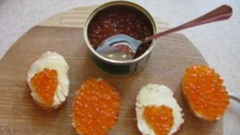 маленькие бутерброды с икрой