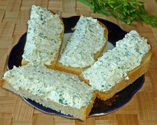 Творожная паста с зеленью для бутербродов