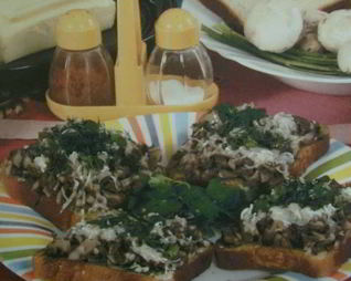 Закусочные бутерброды с грибами в микроволновой печи