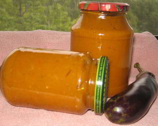 Баклажанная икра из запеченных баклажан и перцев