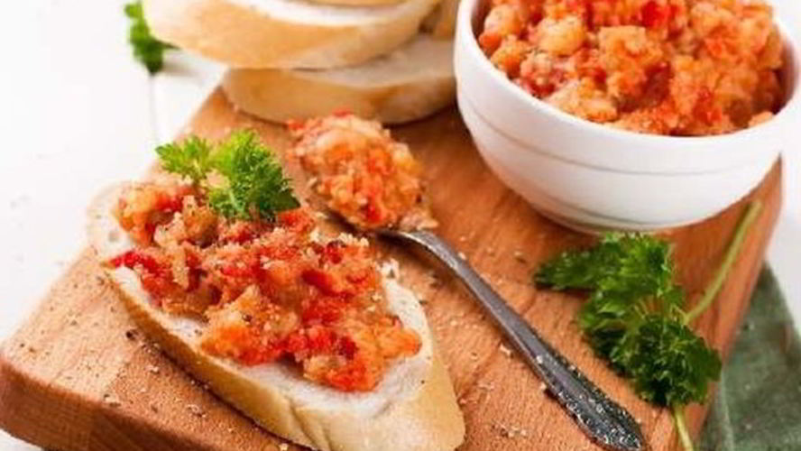 Рецепт баклажанная икра с помидорами и луком