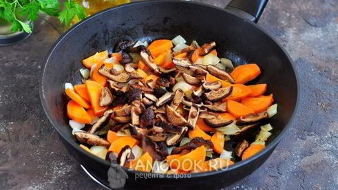 грибная икра из сушеных и свежих грибов