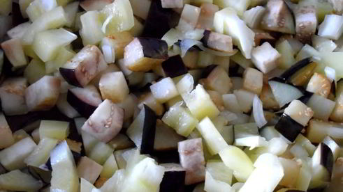 икра из баклажанов с болгарским перцем и чесноком