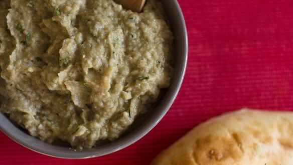 Рецепт Икра из баклажанов с зеленью и оливковым маслом