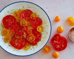 Карпаччо из помидоров с имбирно-цитрусовой заправкой