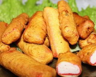 Крабовые палочки в кляре под соусом