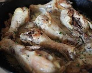 Куриные ножки с маринованными грибами