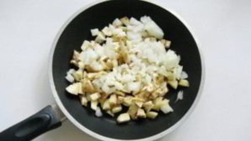 лодочки из баклажанов с сосисками