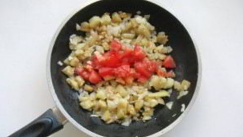 лодочки из баклажанов с сосисками