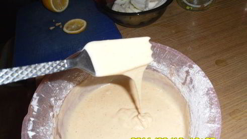 луковые колечки в кляре золотистые