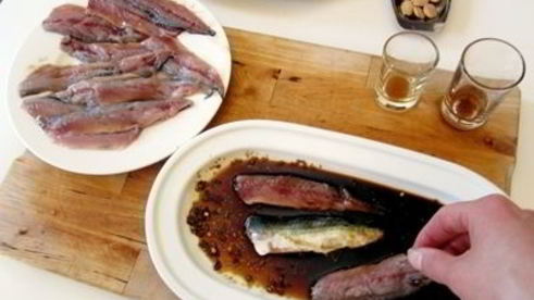 маринованная скумбрия с картофелем и овощами