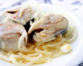 Маринованная скумбрия с уксусом