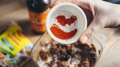 новогодняя закуска на крекерах