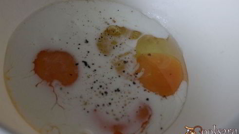 баклажаны с курицей в омлете