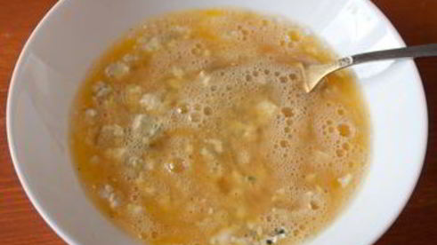 фриттата с грибами, цуккини и голубым сыром