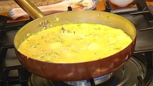 фриттата с начинкой из курицы и овощей