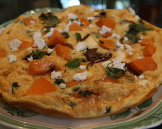 Фриттата с пармезаном, бататом и красным луком