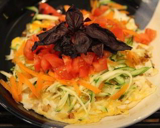 Фриттата с цукини, морковью и помидором