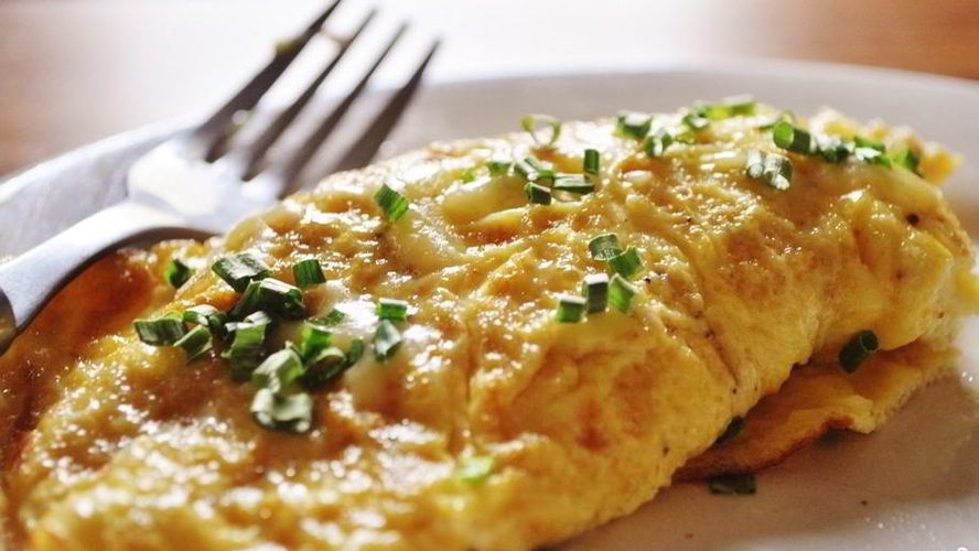 Рецепт омлет на молоке на сковороде