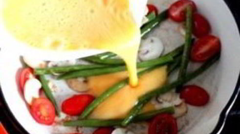 омлет с фасолью стручковой