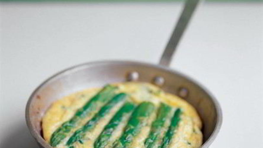 Рецепт омлет с картофелем и спаржей