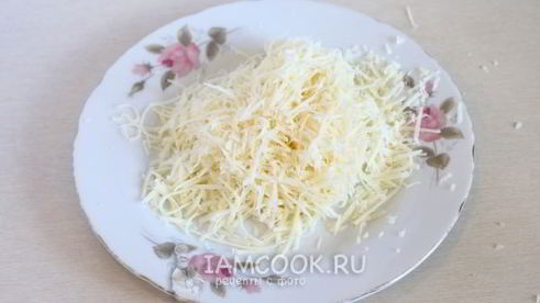 омлет с картошкой на сковороде