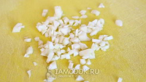 омлет с картошкой на сковороде