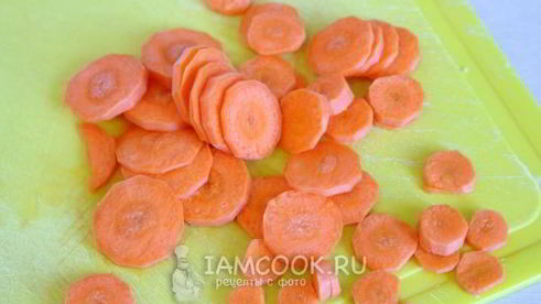 омлет с картошкой на сковороде