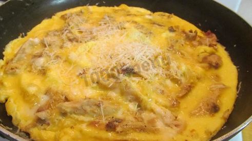 омлет с курицей и сыром