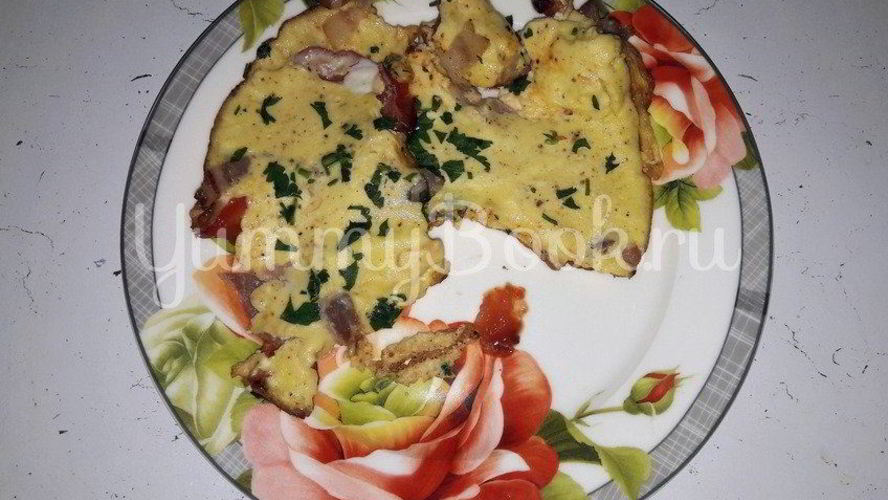 Рецепт омлет с помидорами и беконом