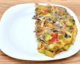 Омлет с сыром и овощами