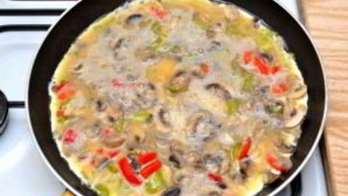 омлет с сыром и овощами