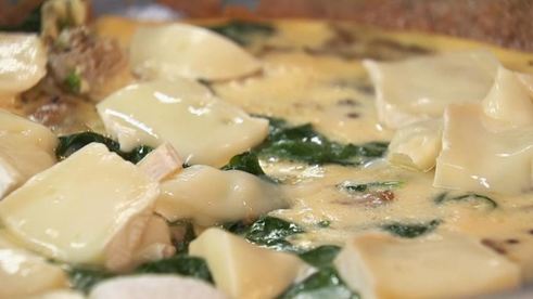 омлет с вешенками и камамбером