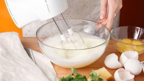 питательный омлет на пару с брокколи и свежей зеленью