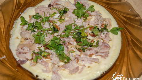 рулетики из омлета с курицей аппетитные