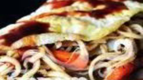 японский омлет омусоба