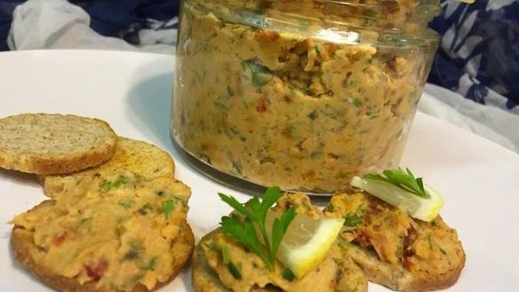 Рецепт Паштет из белой фасоли с вялеными помидорами