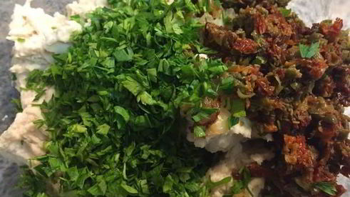 паштет из белой фасоли с вялеными помидорами