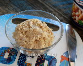 Паштет из фасоли с миндалем