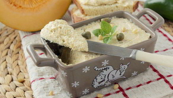Рецепт Паштет из куриной грудки с тыквой и кедровыми орешками